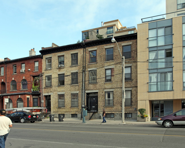 68-70 Shuter St in Toronto, ON - Building Photo - Building Photo