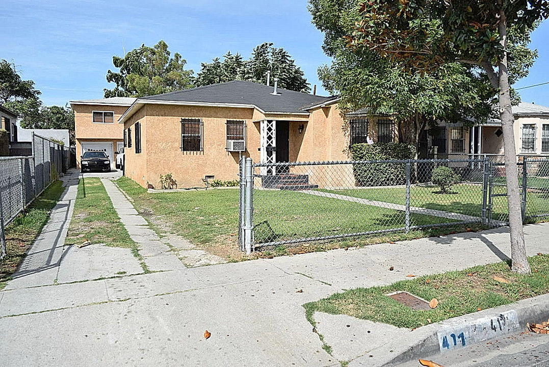 417 N Poinsettia Ave in Compton, CA - Building Photo