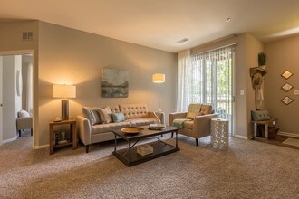 Woodlake in Gurnee, IL - Building Photo - Building Photo