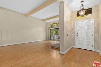 1561 Palisades Dr in Los Angeles, CA - Building Photo - Building Photo