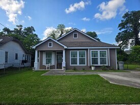 1025 Porter St in Beaumont, TX - Building Photo