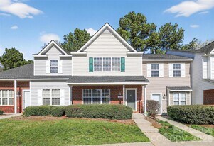 1823 Birch Heights Ct in Charlotte, NC - Building Photo
