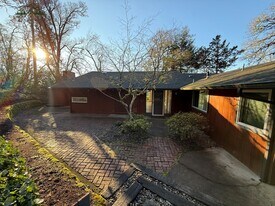 1808 E 28th Ave in Eugene, OR - Building Photo