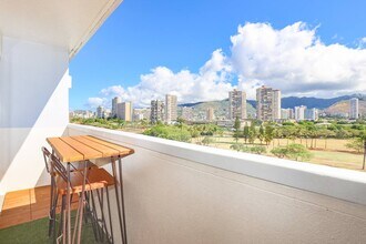 2281 Ala Wai Blvd in Honolulu, HI - Building Photo - Building Photo
