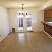 2601 Edmonton St in Bakersfield, CA - Building Photo - Building Photo