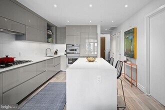 810 O St NW in Washington, DC - Building Photo - Building Photo
