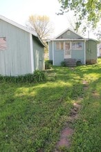 630 N Poplar St in Ottawa, KS - Building Photo - Building Photo