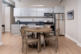 Randolph Lofts in Los Angeles, CA - Building Photo - Building Photo