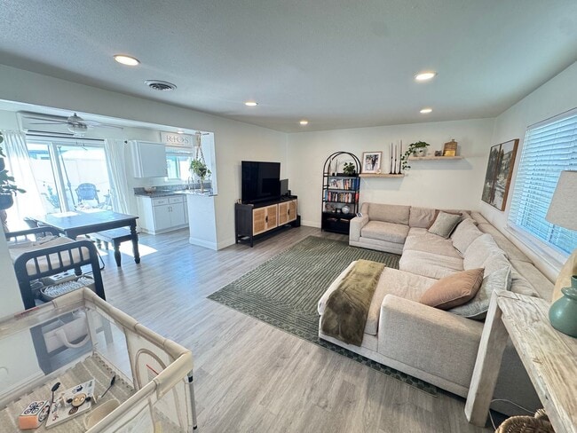 285 Ogle St in Costa Mesa, CA - Building Photo - Building Photo