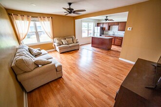 4572 Rumsey Ave in Oak Lawn, IL - Building Photo - Building Photo