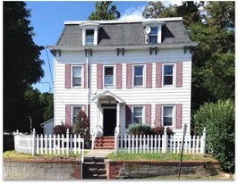 80 Old Glenham Rd in Fishkill, NY - Building Photo
