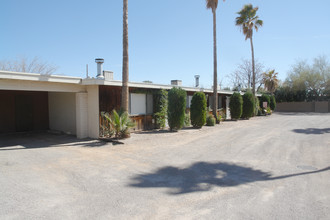 3420 E Monte Vista Dr in Tucson, AZ - Building Photo - Building Photo