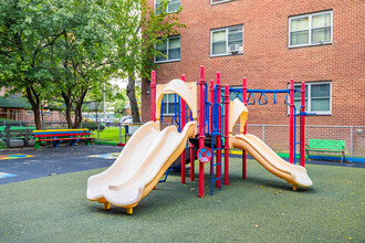 Aguilar Gardens in Fresh Meadows, NY - Building Photo - Building Photo