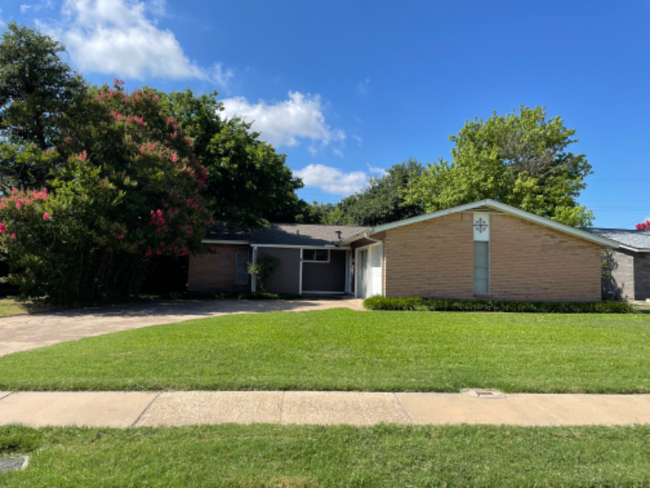 434 Columbia Cir in Irving, TX - Building Photo - Building Photo