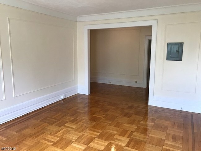 22 St Lukes Pl-Unit -45 in Montclair, NJ - Building Photo - Building Photo