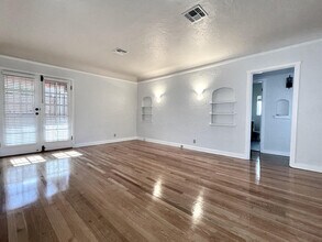402 E Baltimore Dr in El Paso, TX - Building Photo - Building Photo
