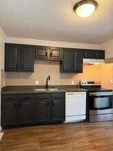 6686 Deer Ct in Bedford Heights, OH - Building Photo - Building Photo