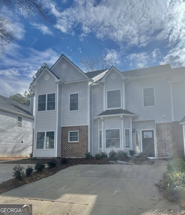 4034 Oak Glenn Dr in Duluth, GA - Building Photo