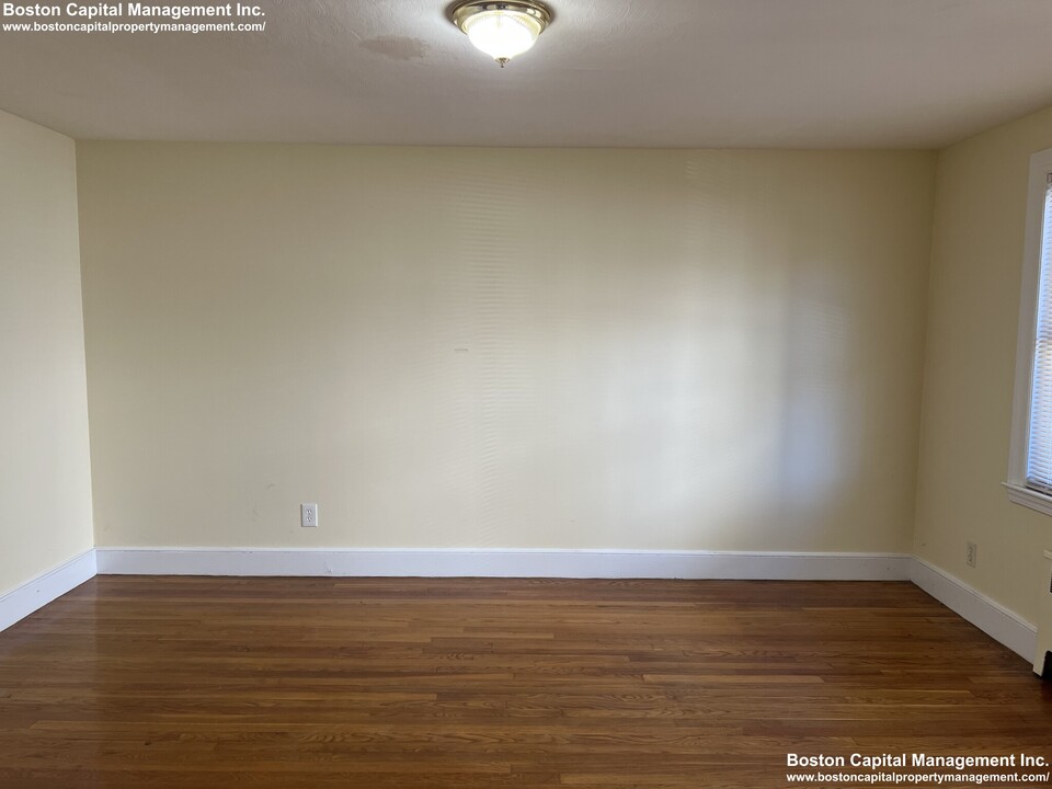 462 Highland Ave, Unit 1 in Malden, MA - Building Photo