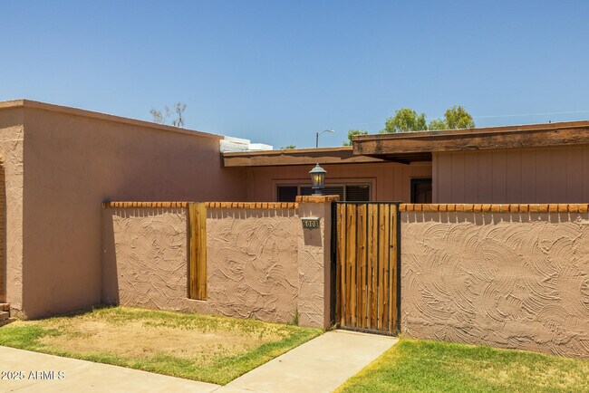 6008 W Augusta Ave in Glendale, AZ - Building Photo - Building Photo