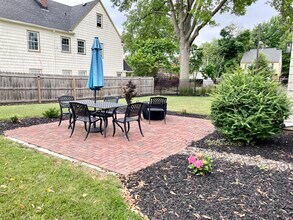 3658 Daleford Rd, Unit 2 in Shaker Heights, OH - Building Photo - Building Photo