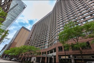 211 E Ohio St, Unit # 0922 in Chicago, IL - Building Photo