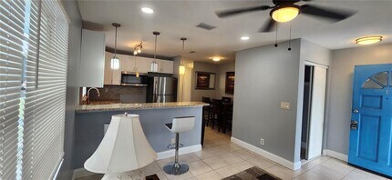 10706 N 15th St in Tampa, FL - Building Photo - Building Photo