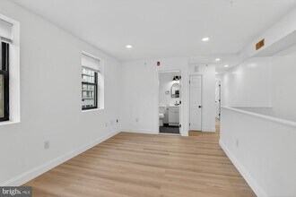 712 N American St in Philadelphia, PA - Building Photo - Building Photo