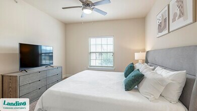 2745 Westpointe Dr, Unit 837 in New Braunfels, TX - Foto de edificio - Building Photo