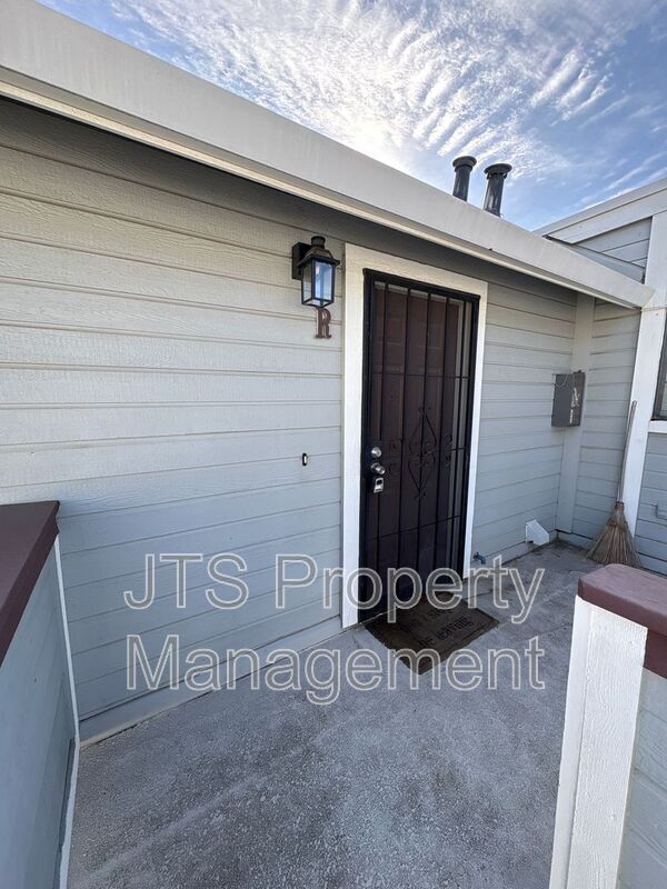 7417 Auburn Oaks Ct in Citrus Heights, CA - Building Photo - Building Photo