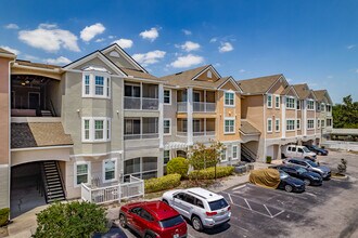 Hamptons At Metrowest in Orlando, FL - Building Photo - Building Photo