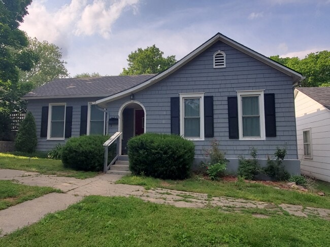 property at 423 Mound St