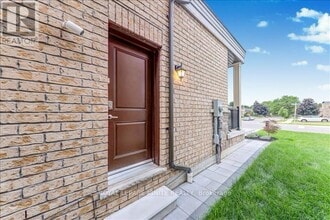 103 Bremner St in Whitby, ON - Building Photo - Building Photo