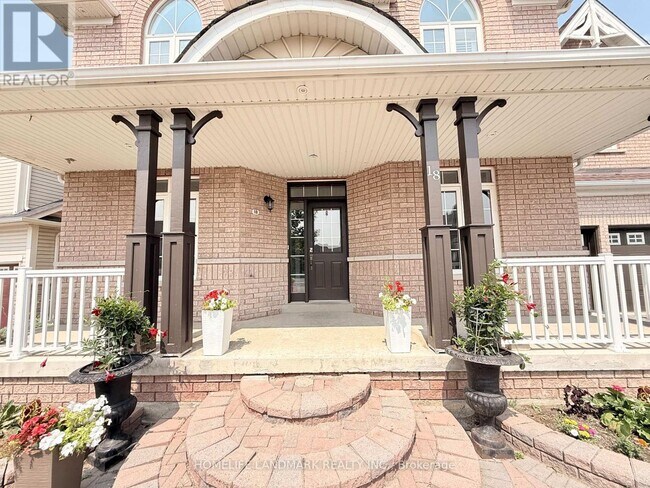 18 The Queensway in Barrie, ON - Building Photo - Building Photo