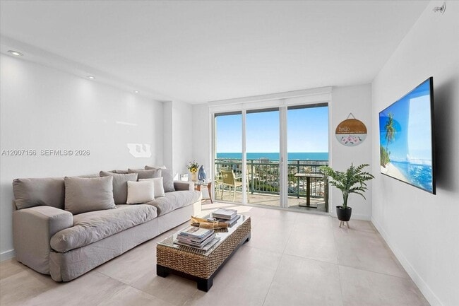 90 Alton Rd, Unit 2505 in Miami Beach, FL - Foto de edificio - Building Photo