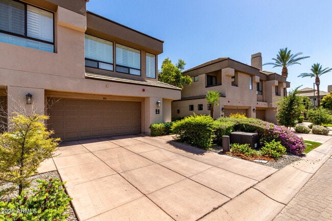 7400 E Gainey Club Dr in Scottsdale, AZ - Building Photo - Building Photo