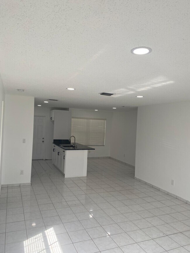 5419 SW 22nd St in West Park, FL - Building Photo - Building Photo
