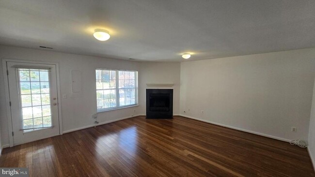 4105 Hazelwood Ct in Fairfax, VA - Building Photo - Building Photo