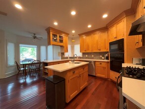 811 E 46th St in Austin, TX - Building Photo - Building Photo