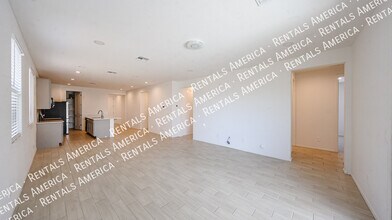 15689 W Woodlands Ave in Goodyear, AZ - Foto de edificio - Building Photo