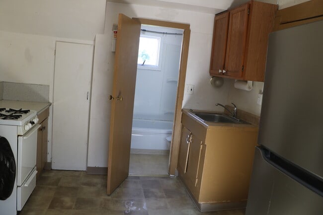 122 Meredith Ave, Unit 3