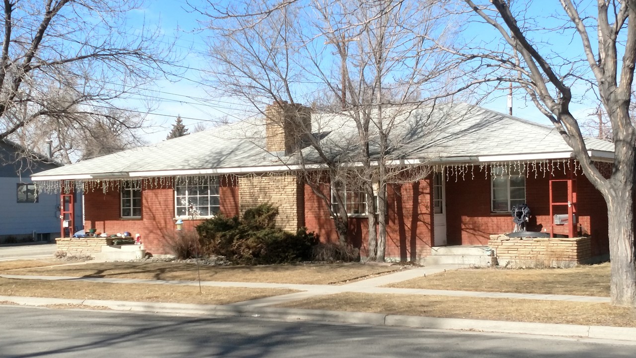 217 W 2nd St in Powell, WY - Building Photo