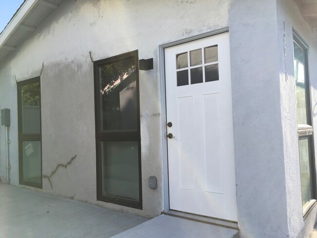 18910 Lassen St, Unit ADU in Northridge, CA - Building Photo - Building Photo