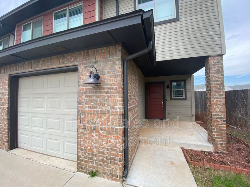 6931 Mayberry Ln in Oklahoma City, OK - Building Photo