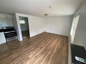 4424 57th Ave N in St. Petersburg, FL - Building Photo - Building Photo