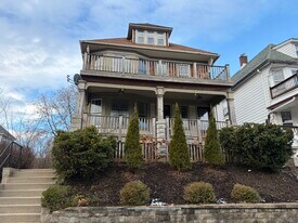 3563 N Maryland Ave in Shorewood, WI - Building Photo