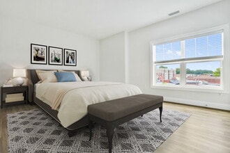 Bridge Street Commons in Shelton, CT - Foto de edificio - Building Photo