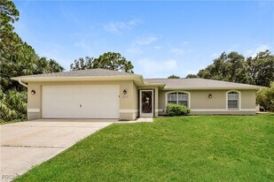 2645 Vogler Ln in North Port, FL - Building Photo