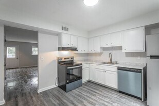 2404 Briggs Ave in Chattanooga, TN - Building Photo