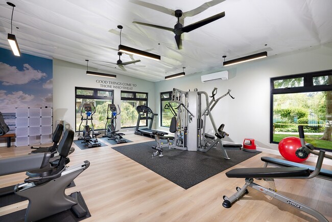 Creekwood Villas in Oceanside, CA - Building Photo - Building Photo